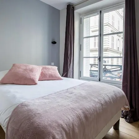 Spacious&charming 2 Bedroom Flat à Madeleine *