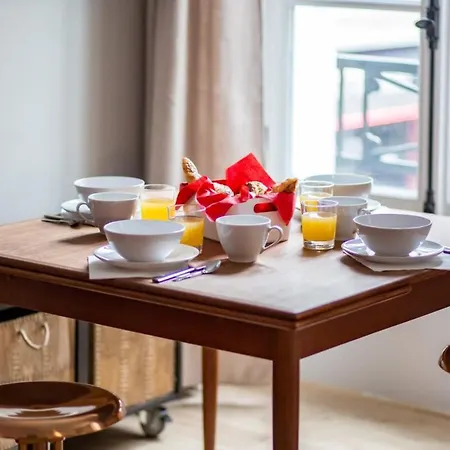 Spacious And Charming 2 Bedroom Flat A Madeleine * Paryż