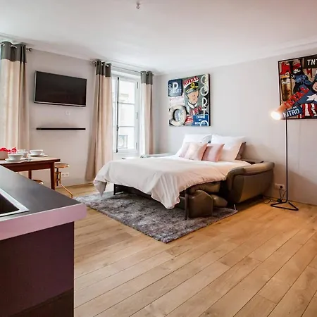 Spacious&charming 2 Bedroom Flat à Madeleine Apartment